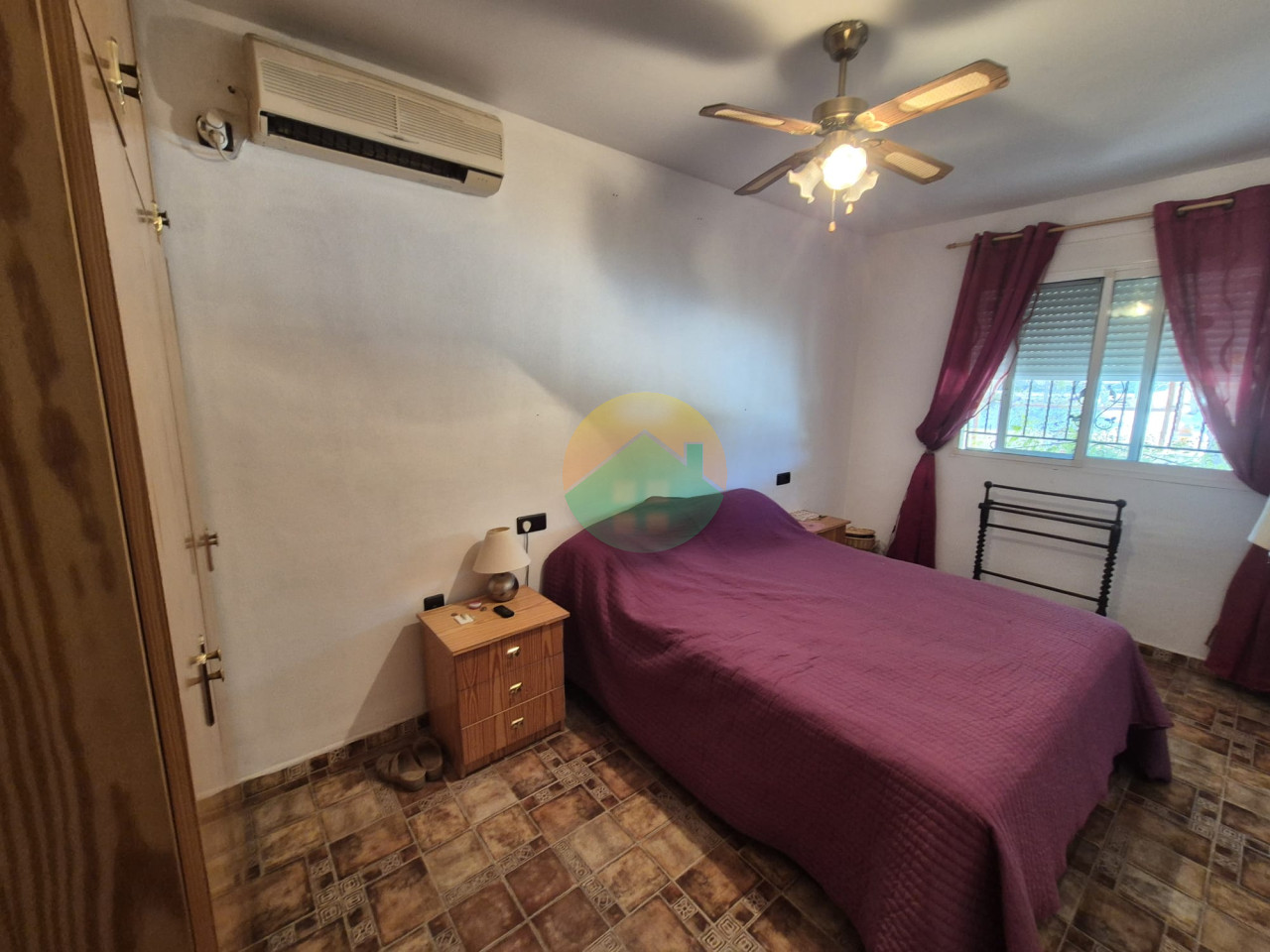 3 Bedroom Country House For Sale