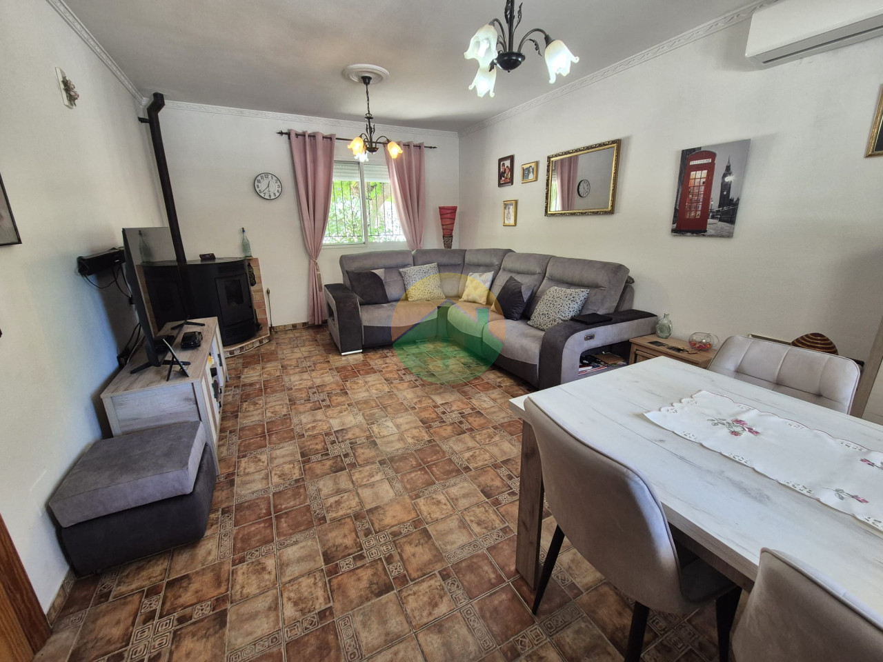 3 Bedroom Country House For Sale