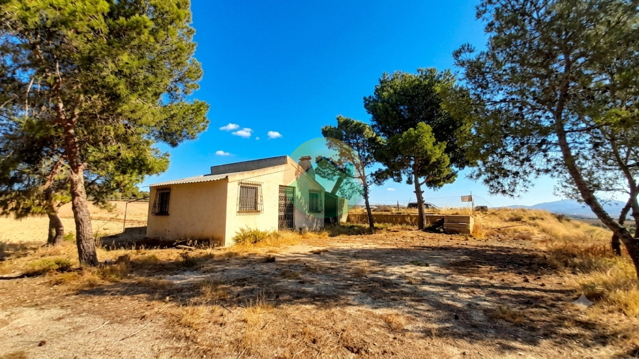 2 Bedroom Country house For Sale