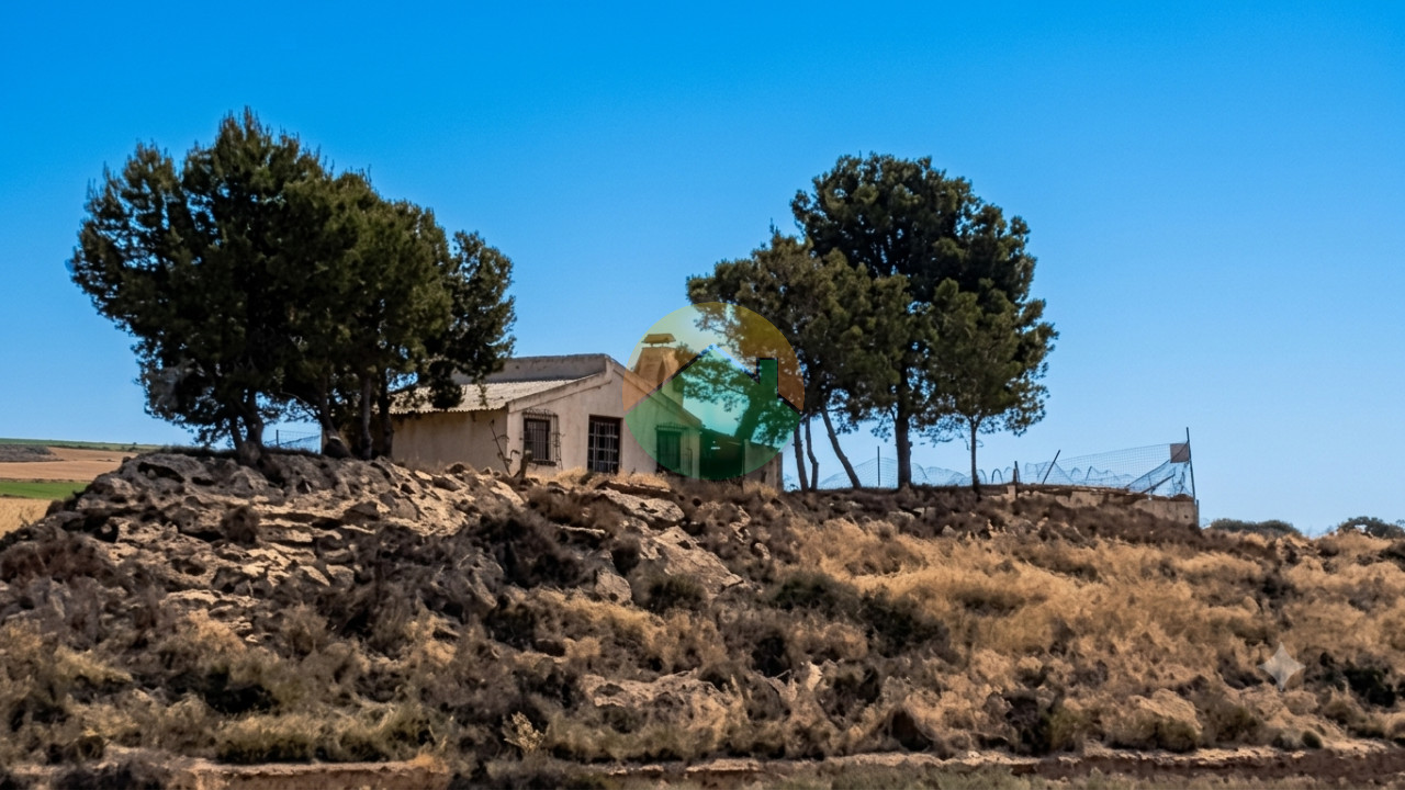2 Bedroom Country house For Sale