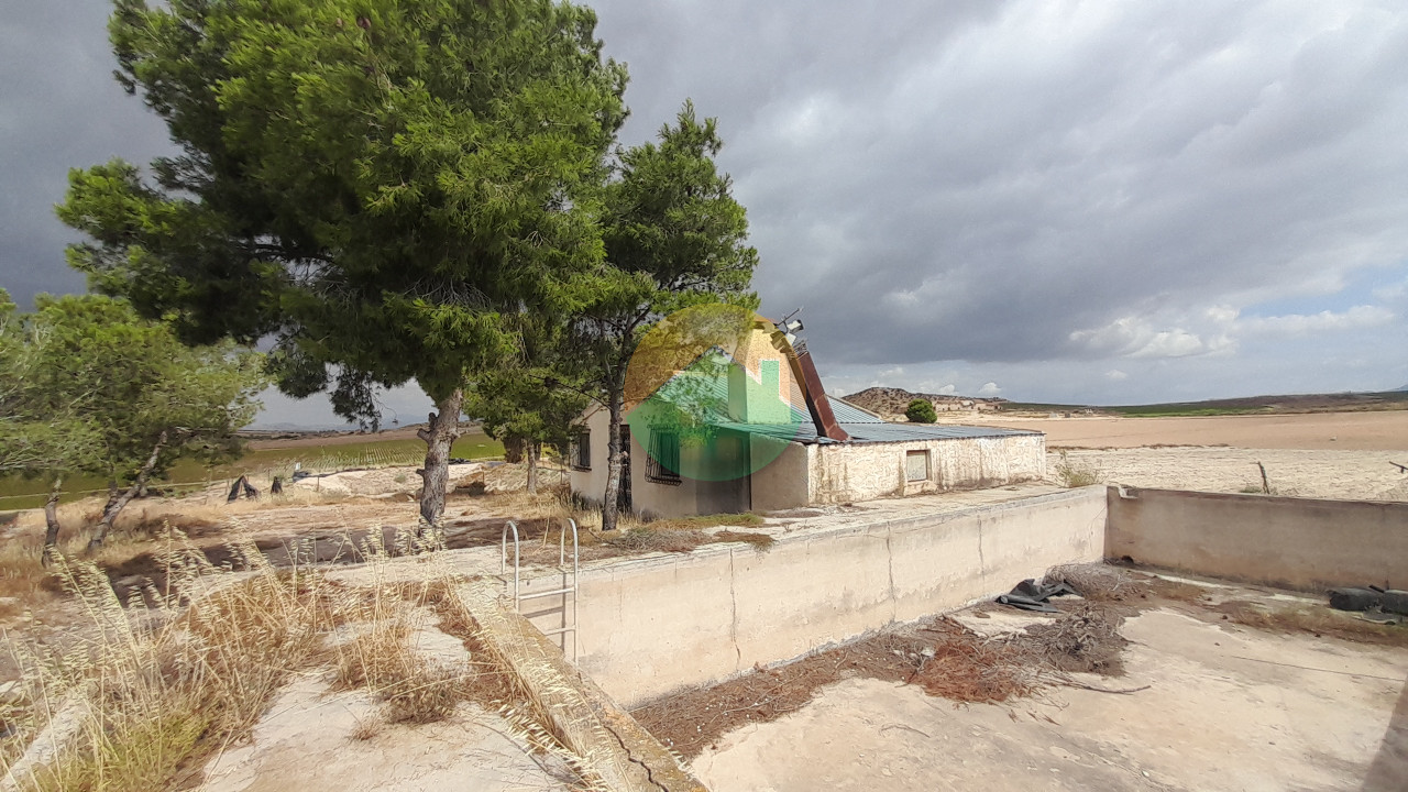 2 Bedroom Country house For Sale
