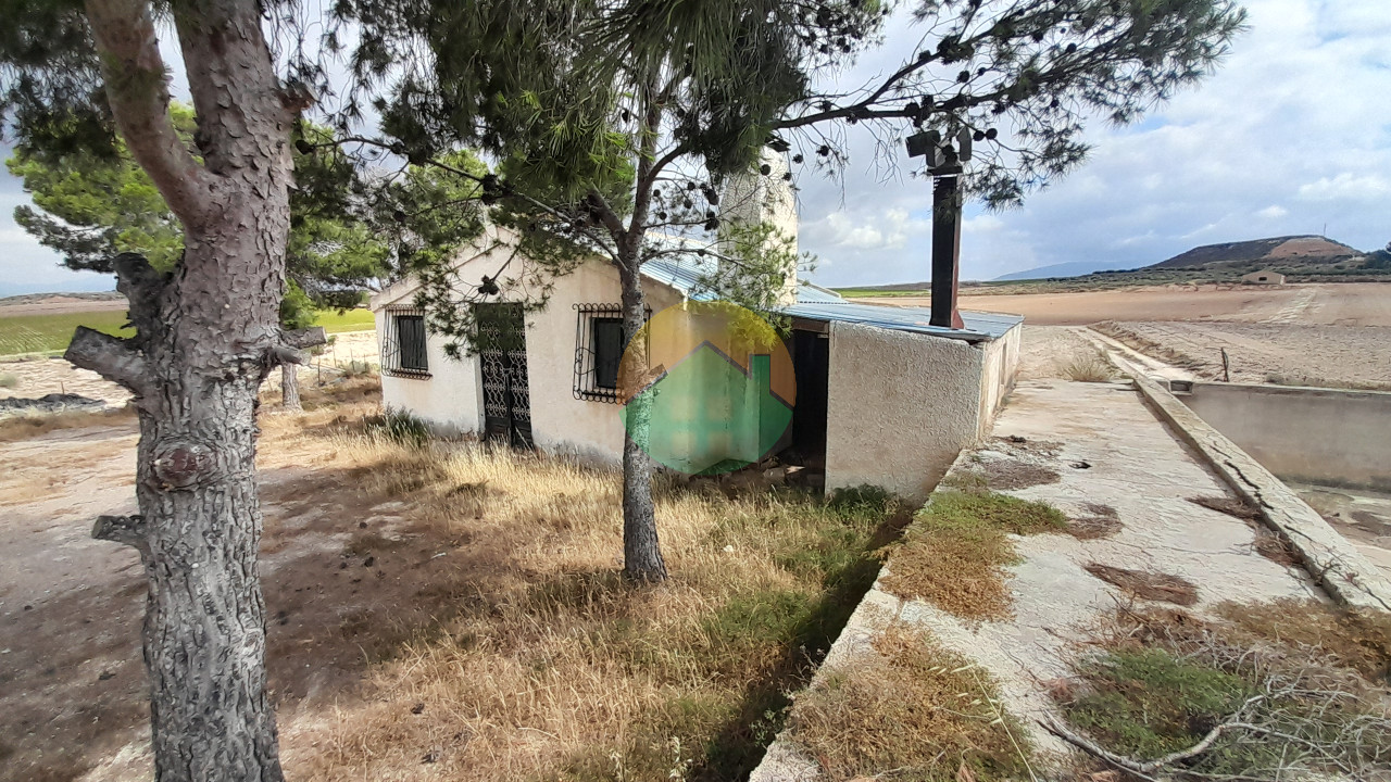 2 Bedroom Country house For Sale