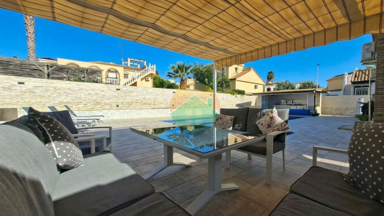 3 Bedroom Detached For Sale