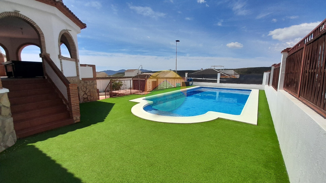 3 Bedroom Detached For Sale