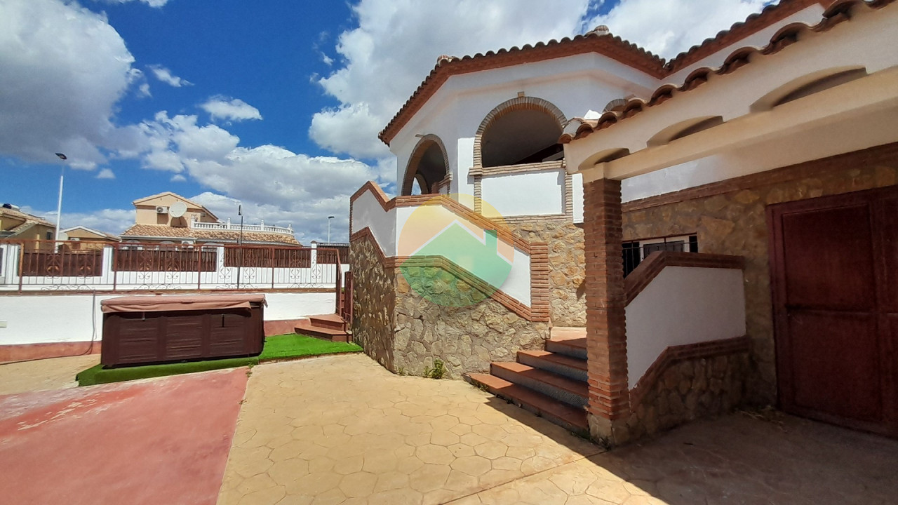 3 Bedroom Detached For Sale