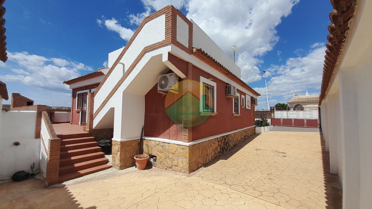 3 Bedroom Detached For Sale