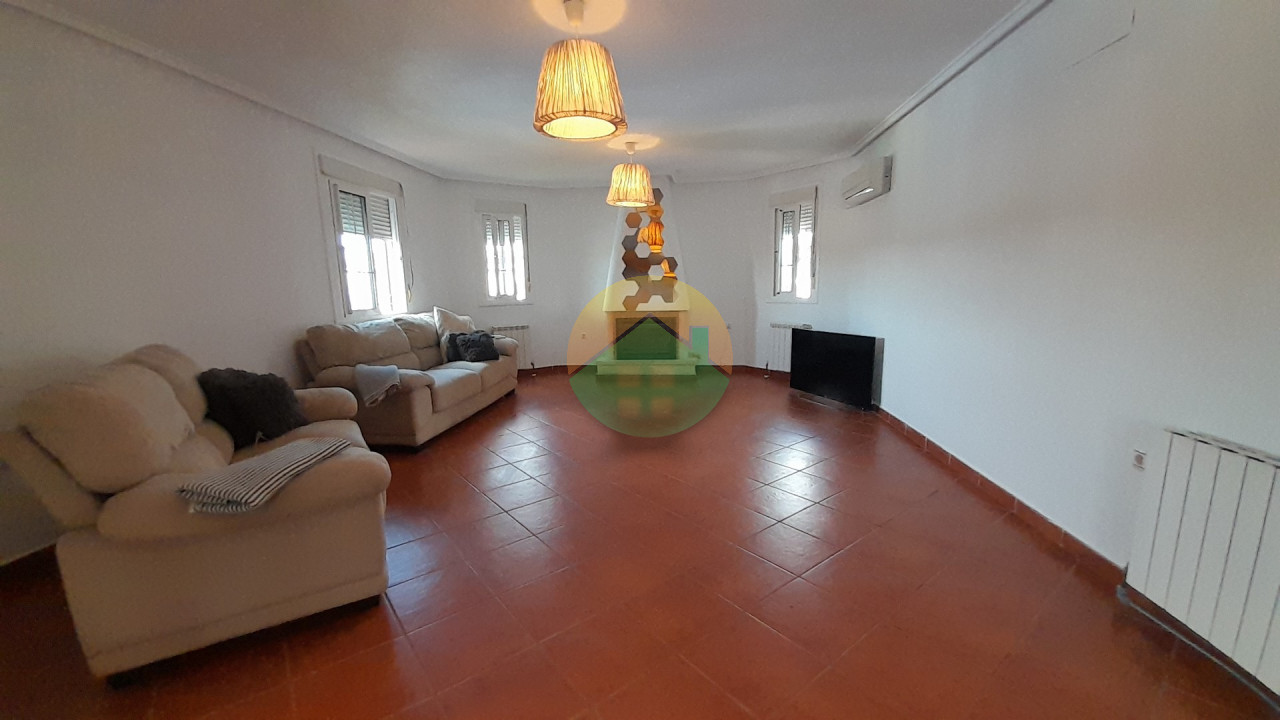 3 Bedroom Detached For Sale