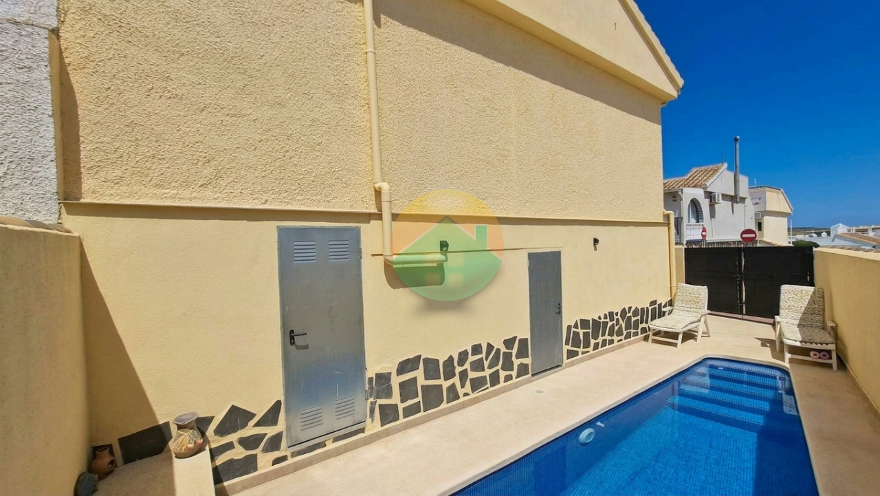 2 Bedroom terraced for Sale