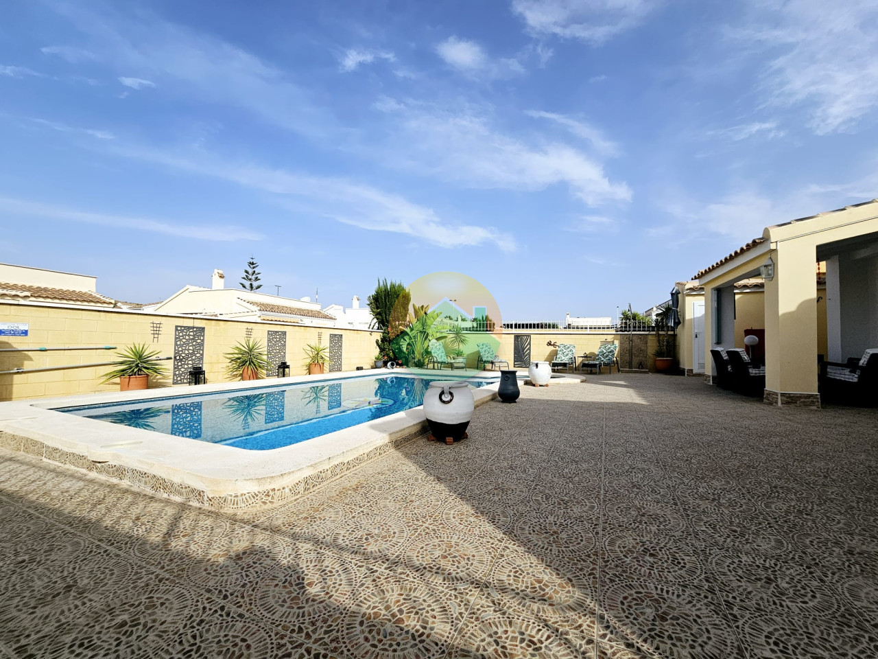 2 Bedroom Detached For Sale