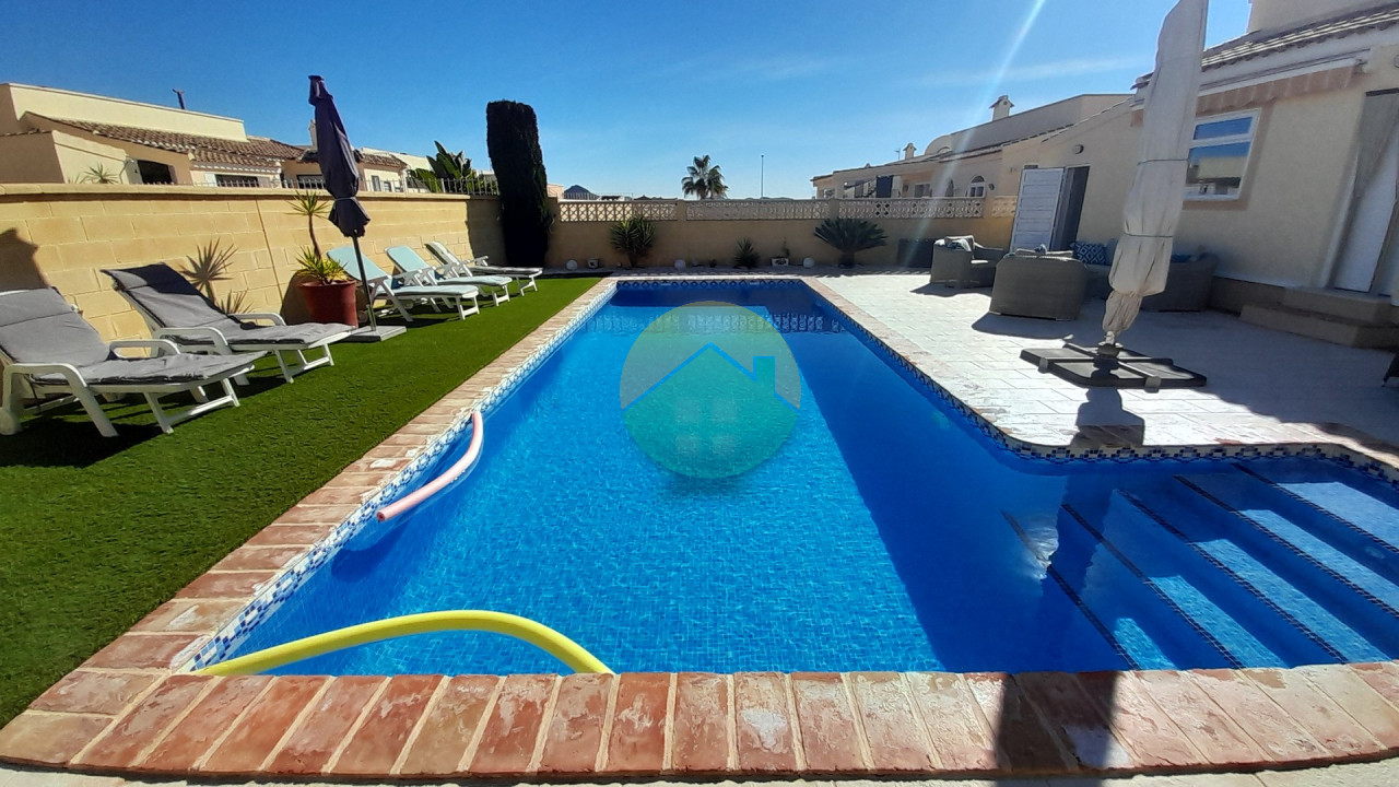 2 Bedroom Detached For Sale