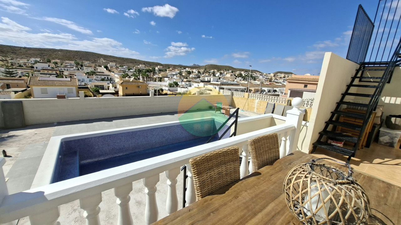 2 Bedroom Detached For sale