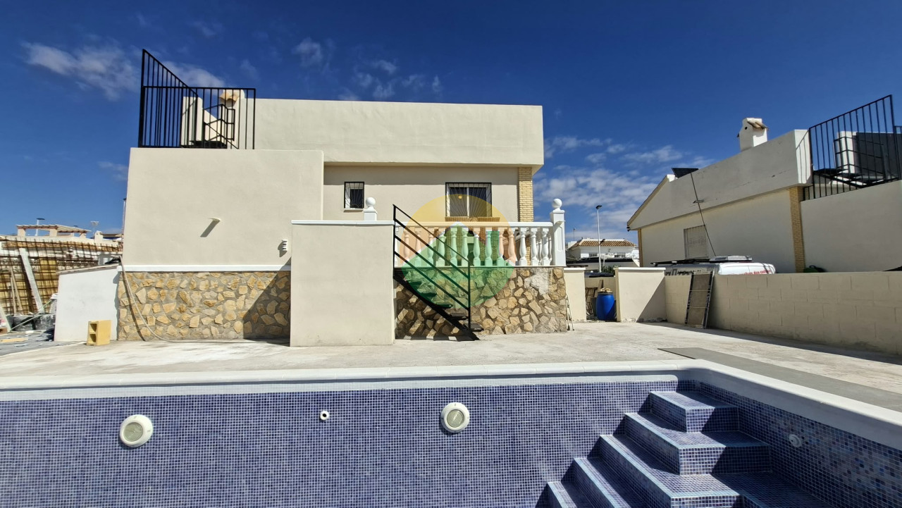 2 Bedroom Detached For sale