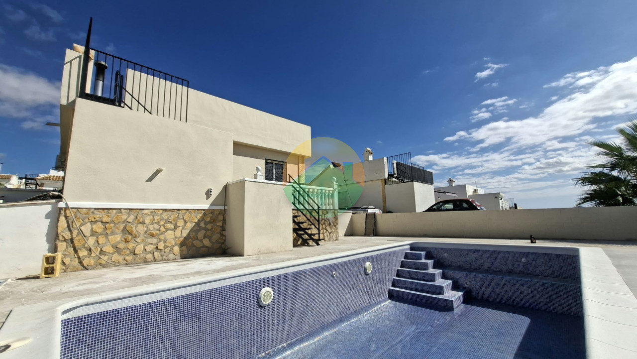 2 Bedroom Detached For sale