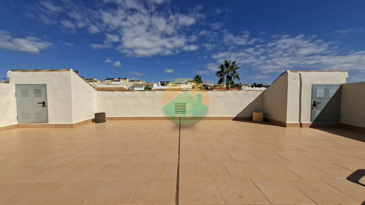 2 Bedroom Detached For sale