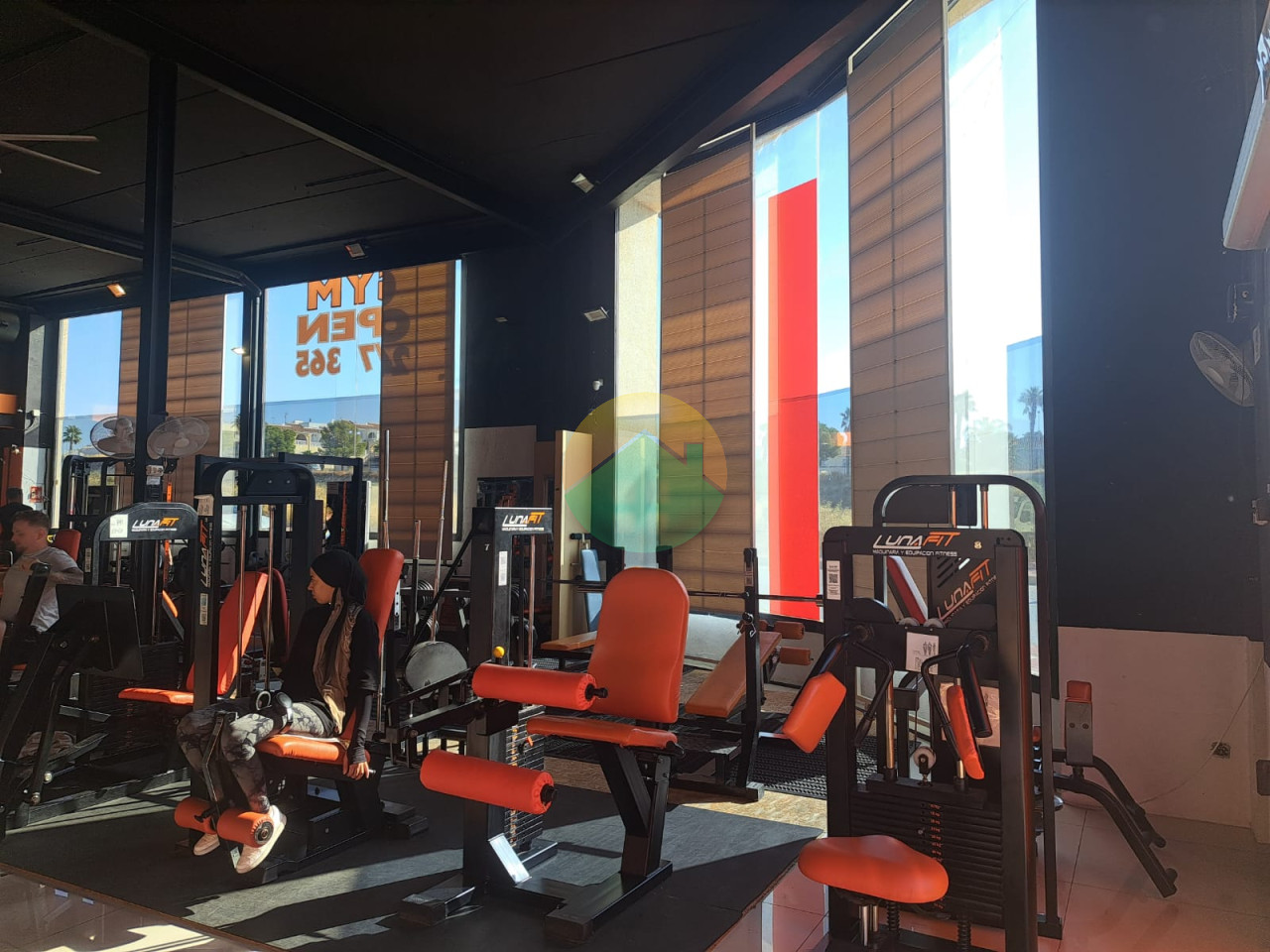 Commercial unit - For Rent