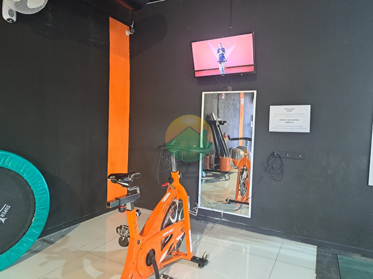Commercial unit - For Rent
