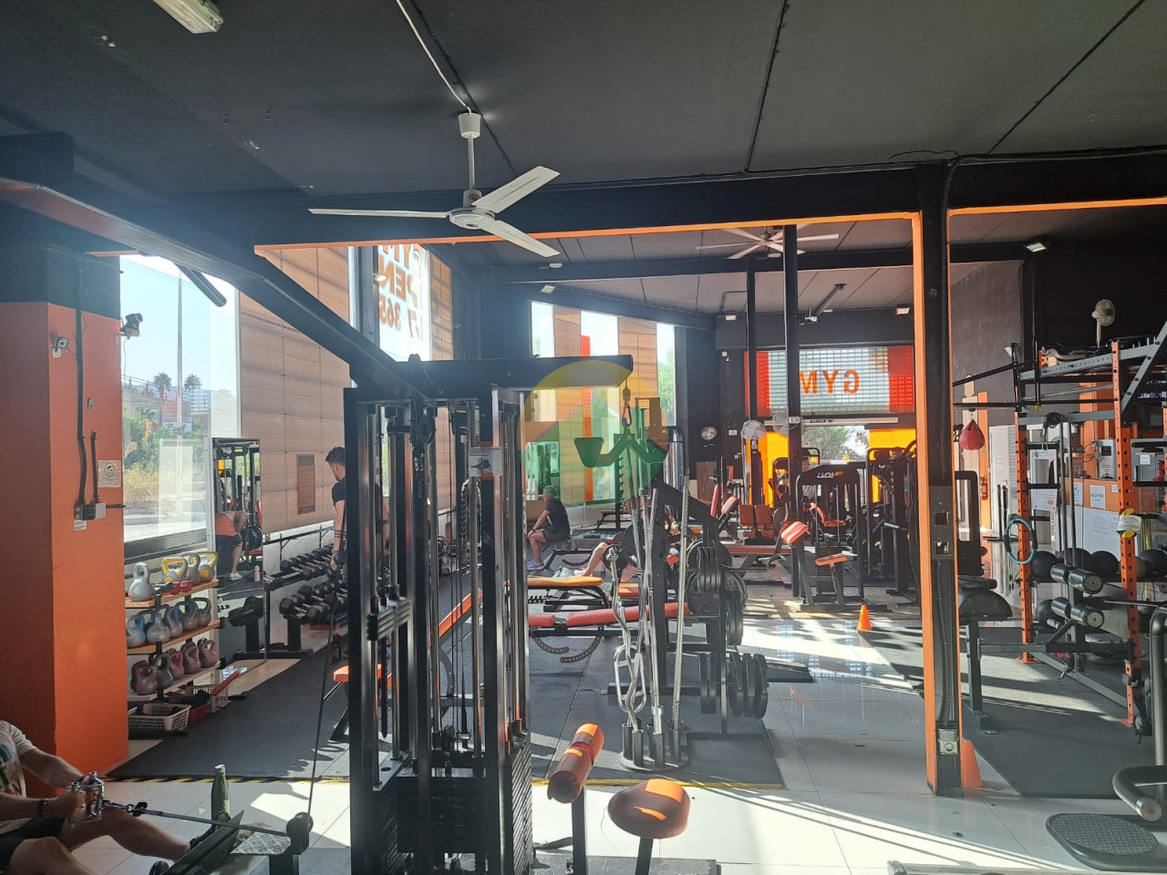 Commercial unit - For Rent