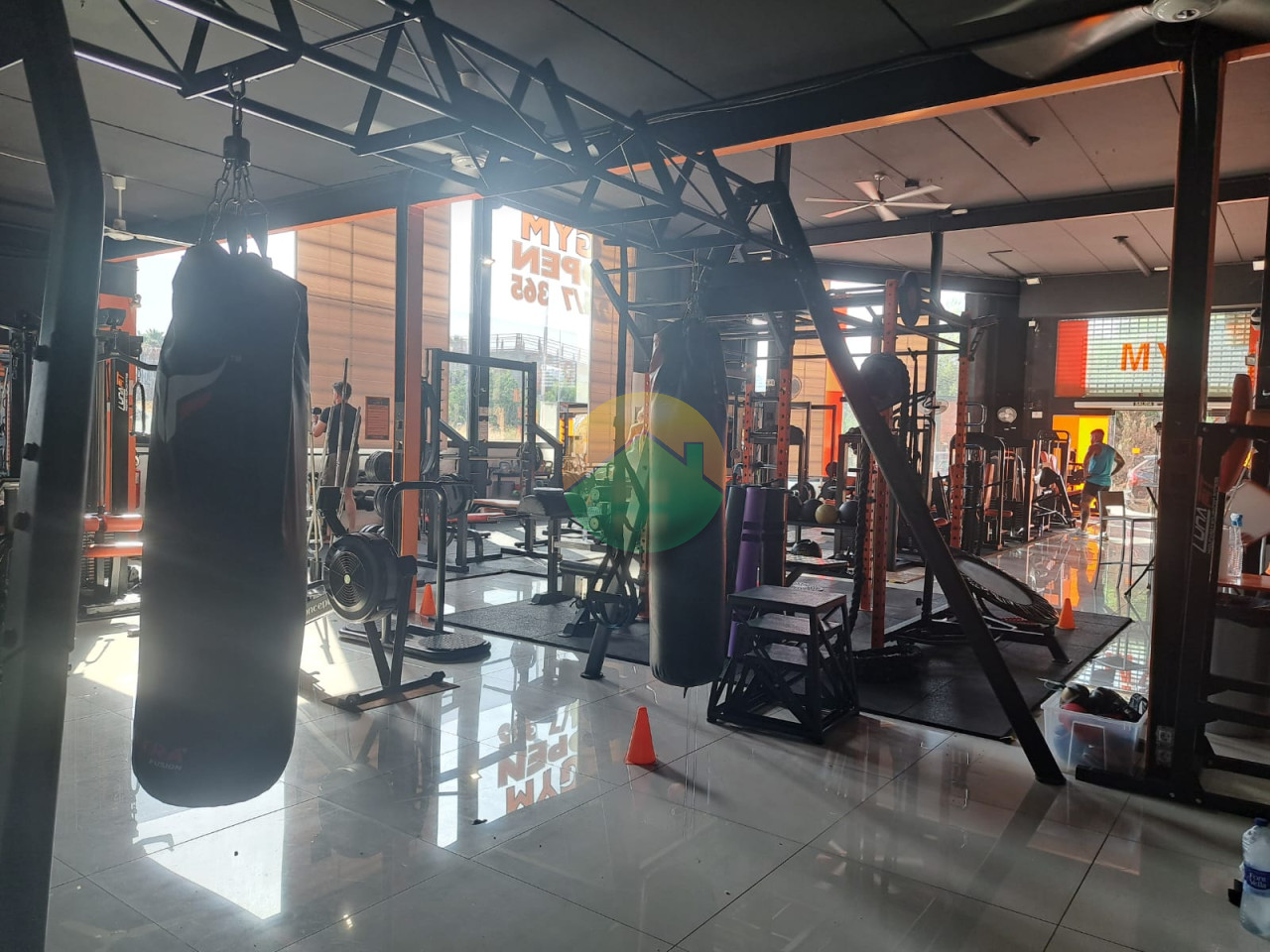 Commercial unit - For Rent
