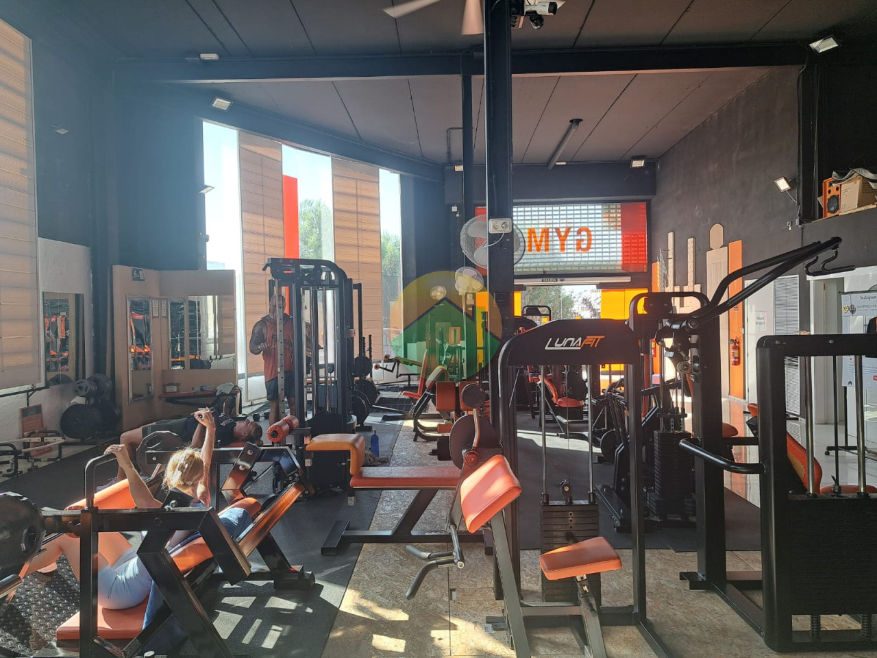 Commercial unit - For Rent