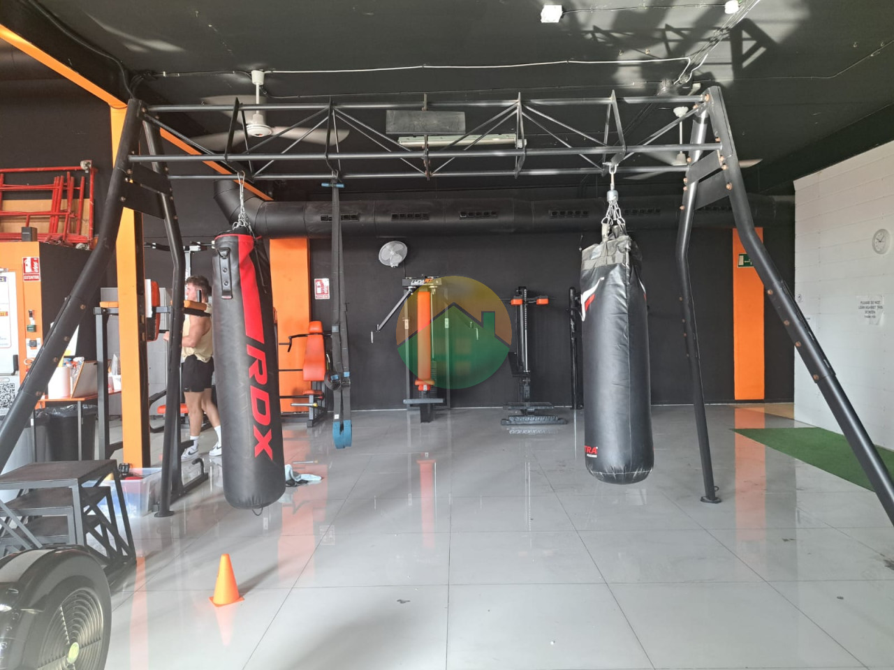 Commercial unit - For Rent