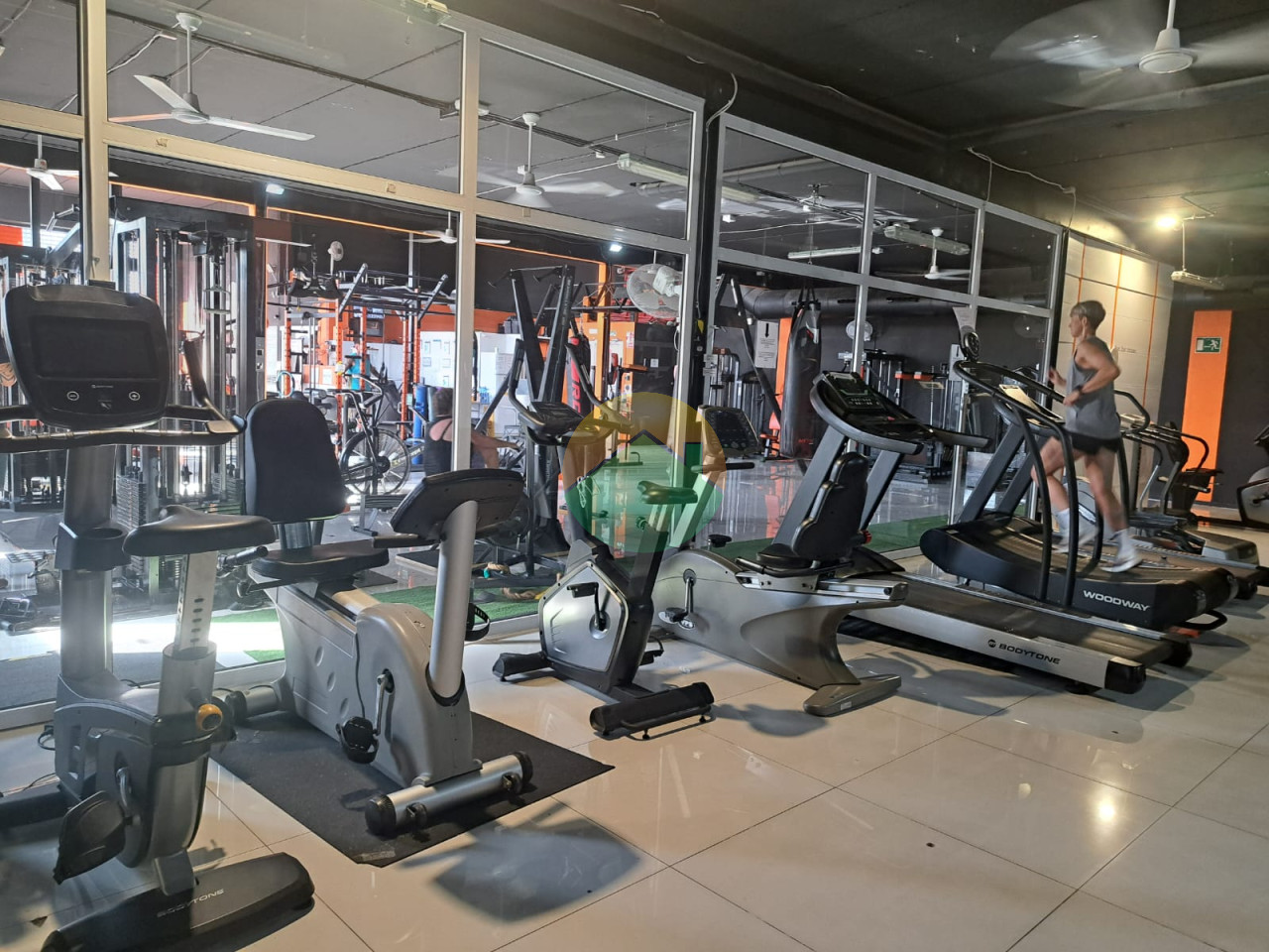 Commercial unit - For Rent