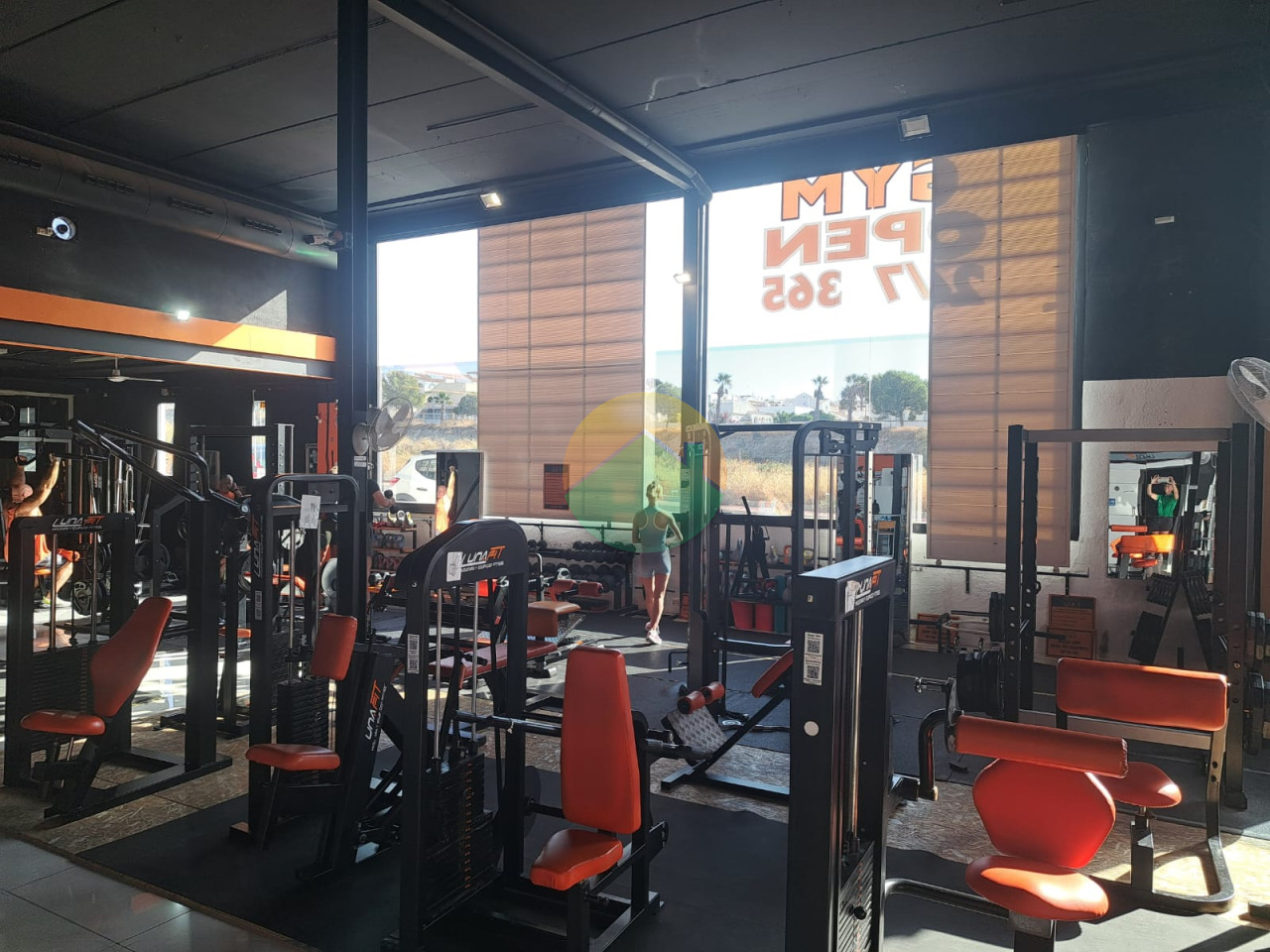 Commercial unit - For Rent