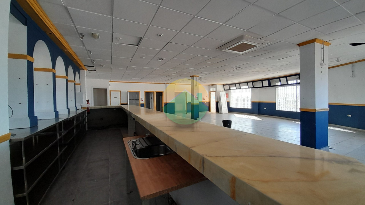 Commercial unit - For Rent