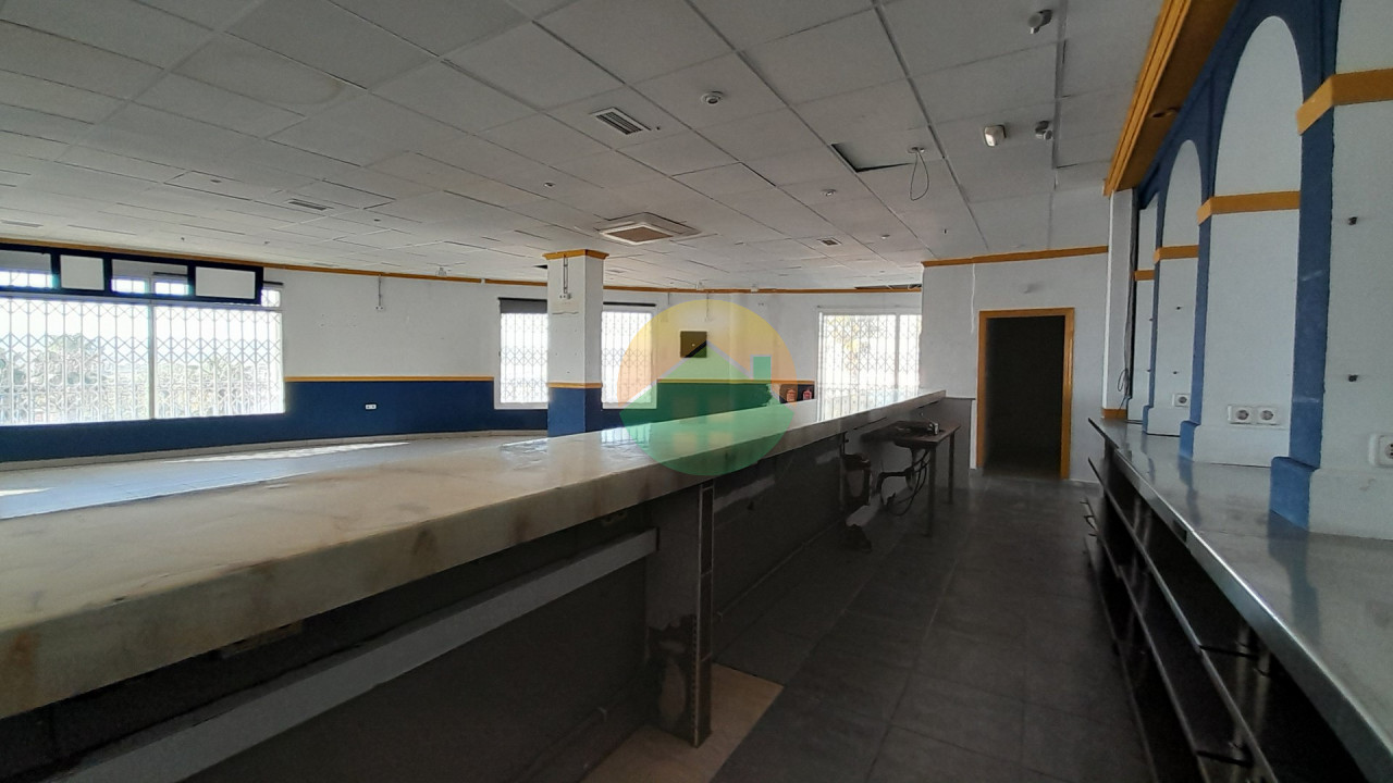 Commercial unit - For Rent