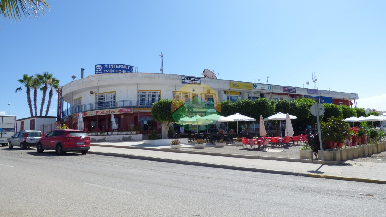 Commercial unit - For Rent