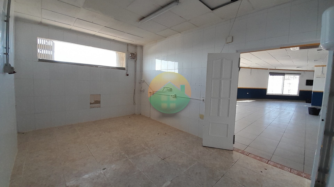 Commercial unit - For Rent