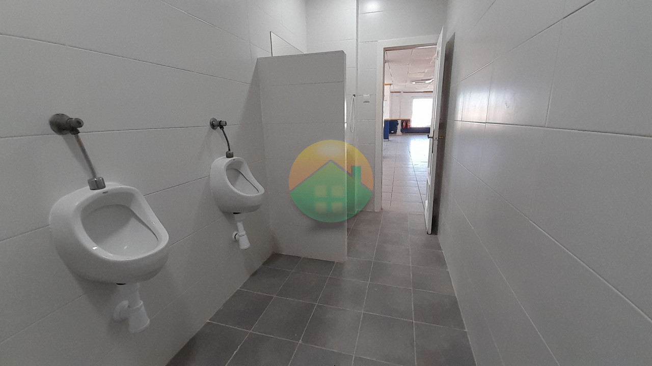 Commercial unit - For Rent