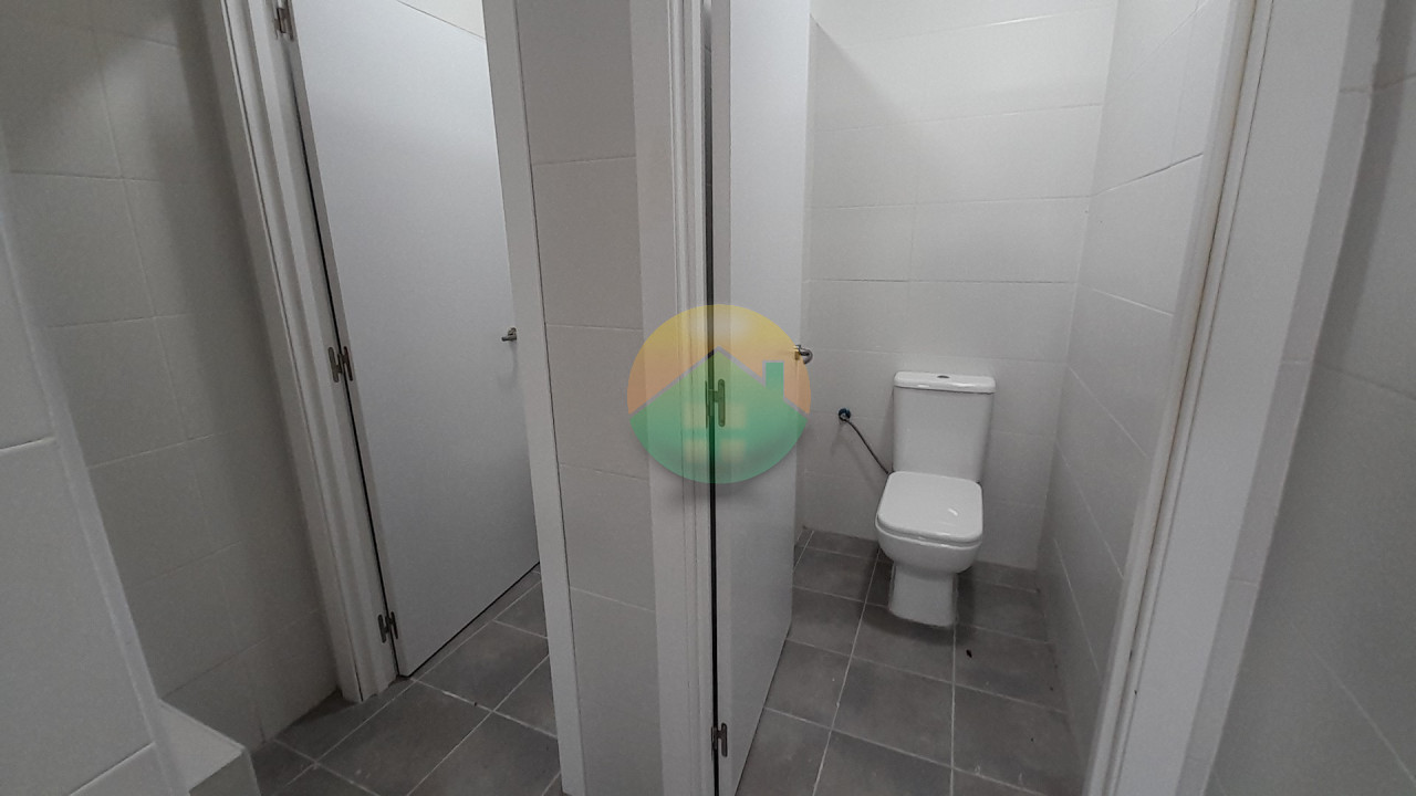 Commercial unit - For Rent