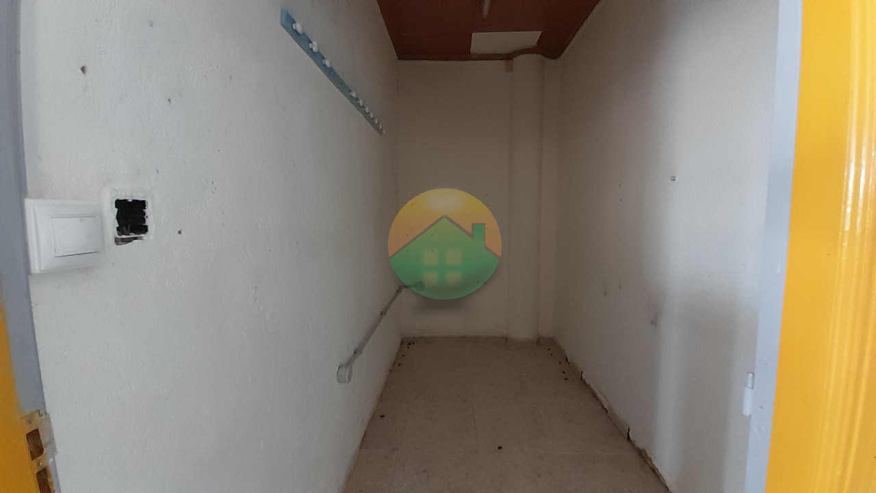 Commercial unit - For Rent