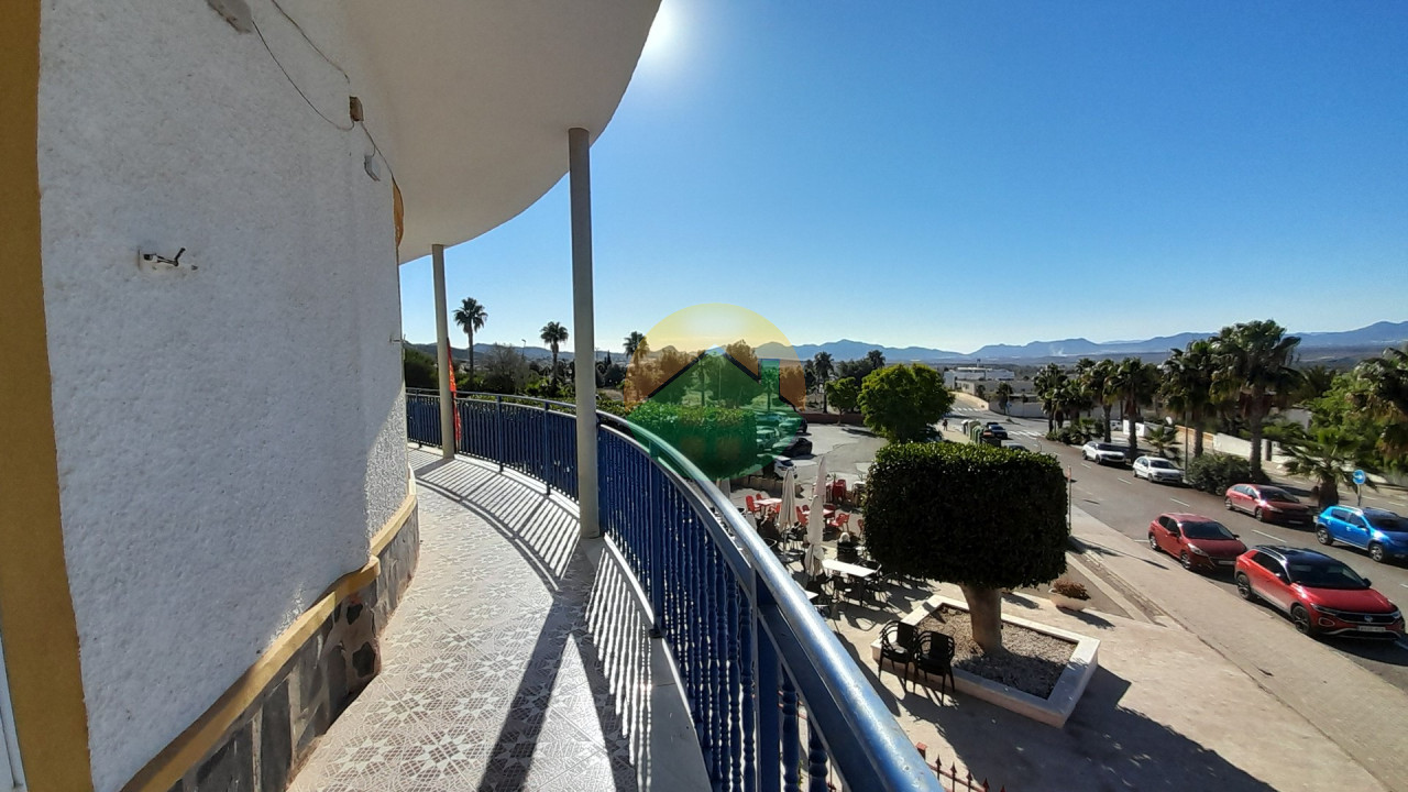 Commercial unit - For Rent