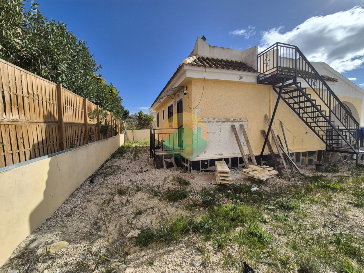 2 Bedroom Detached For sale