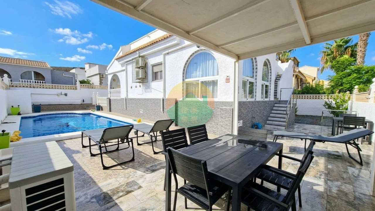 3 Bedroom Detached For Sale