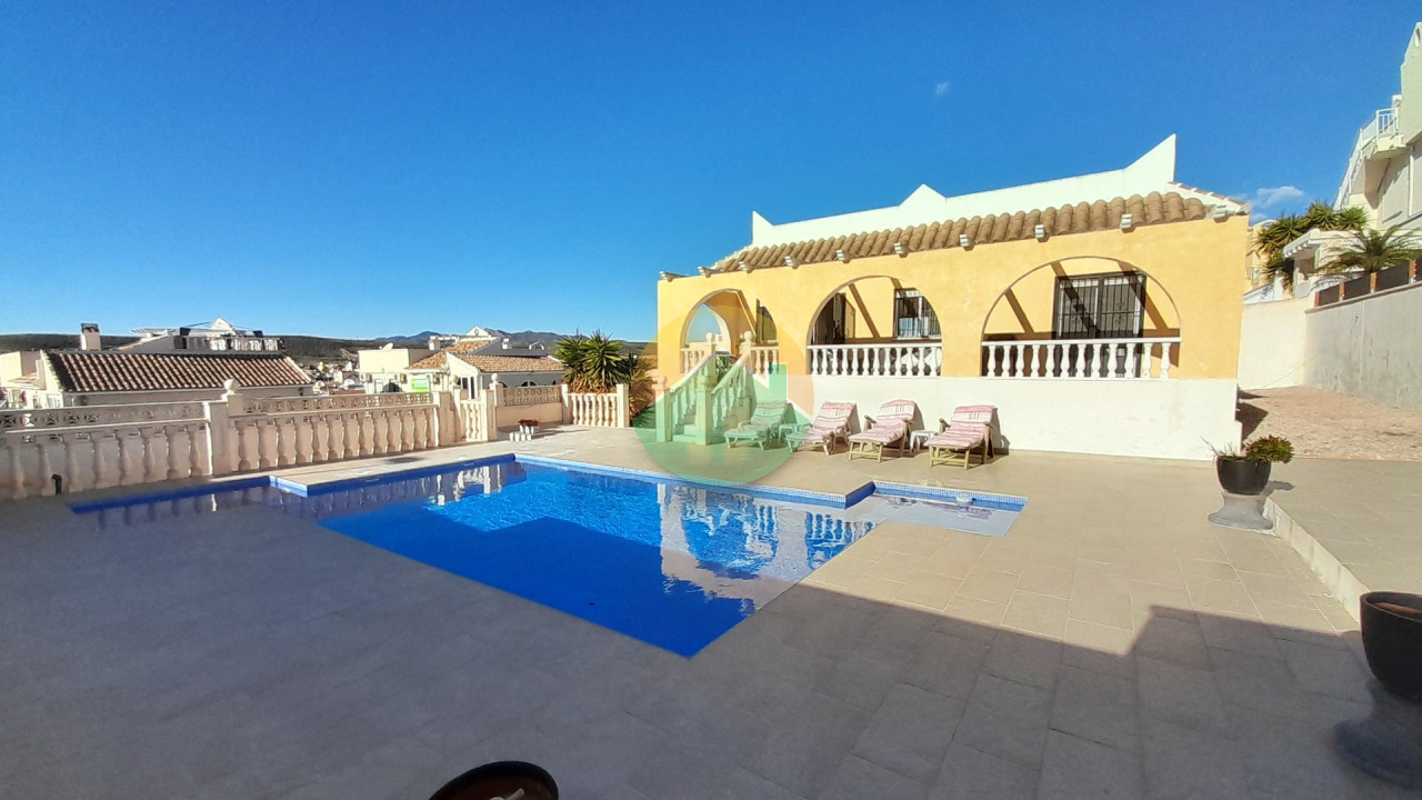 2 Bedroom Detached For Sale