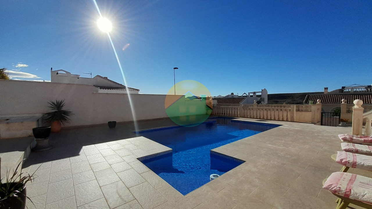 2 Bedroom Detached For Sale