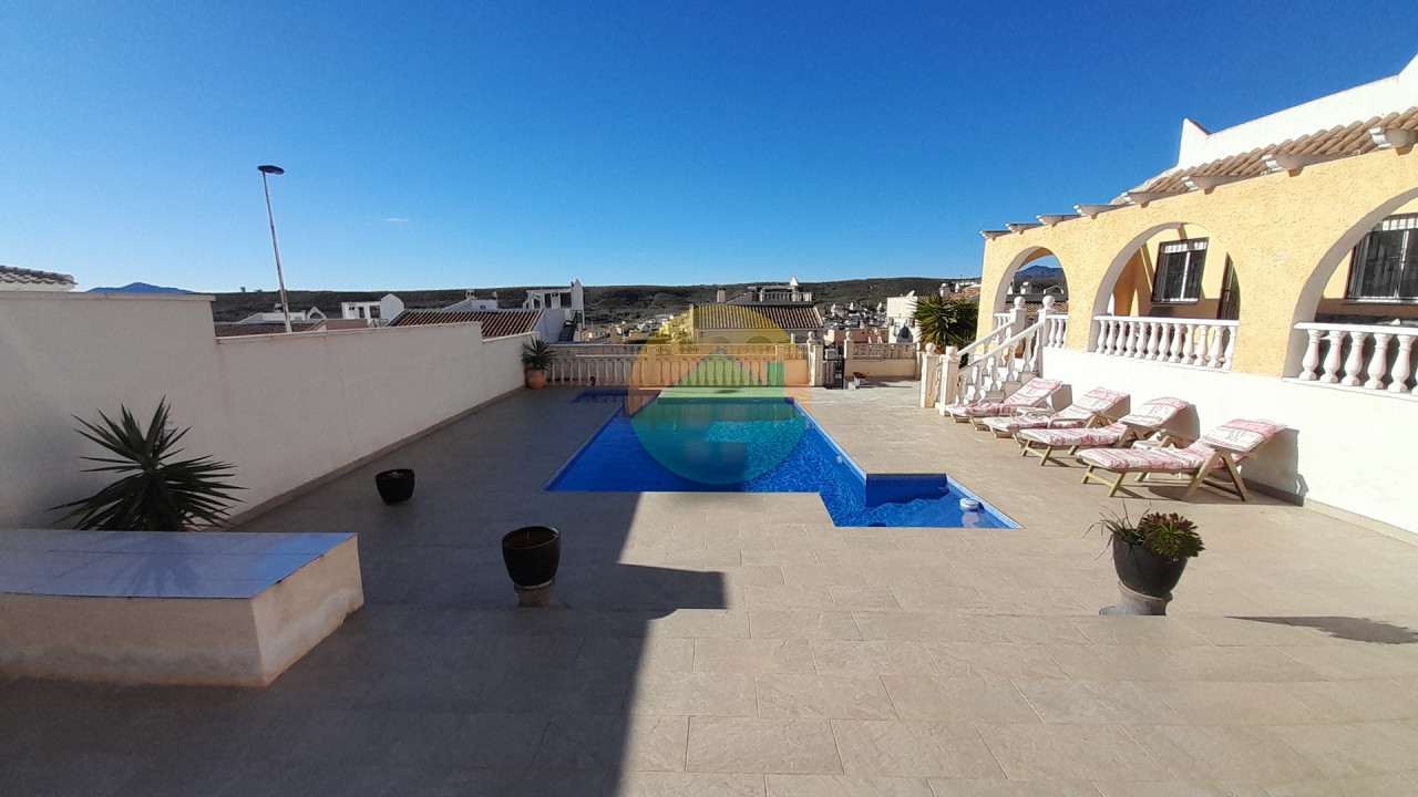 2 Bedroom Detached For Sale