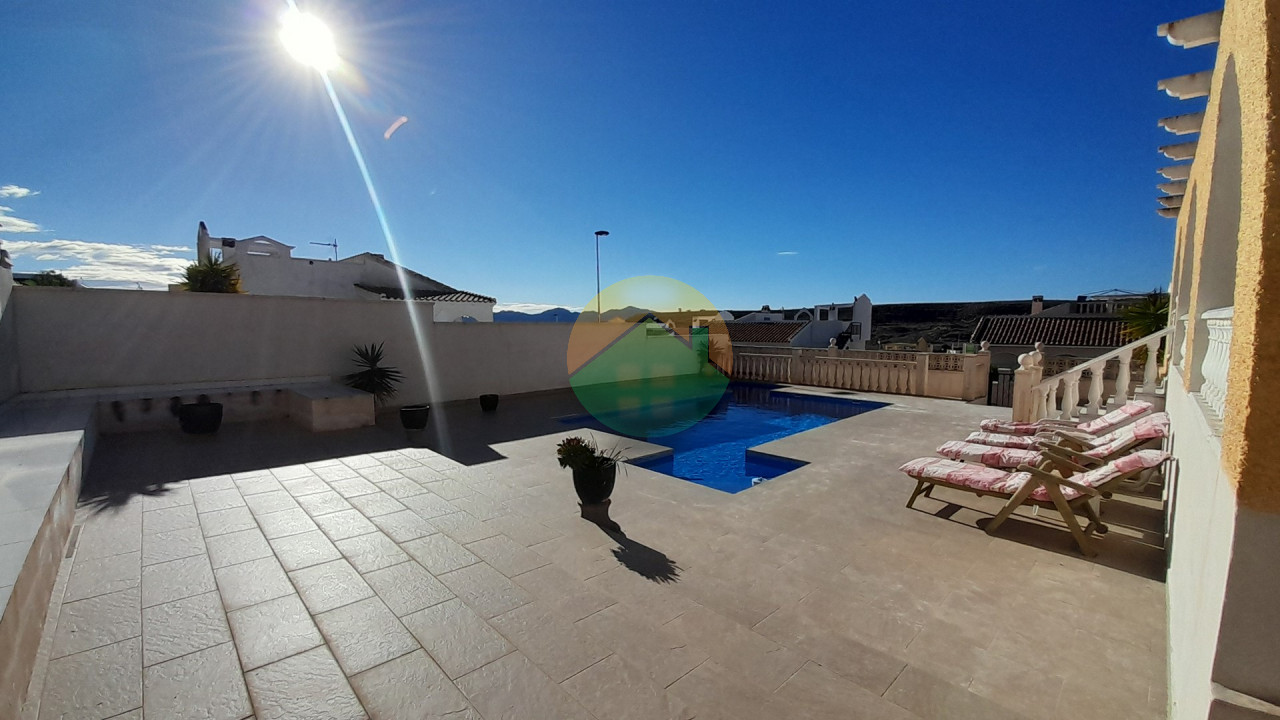 2 Bedroom Detached For Sale