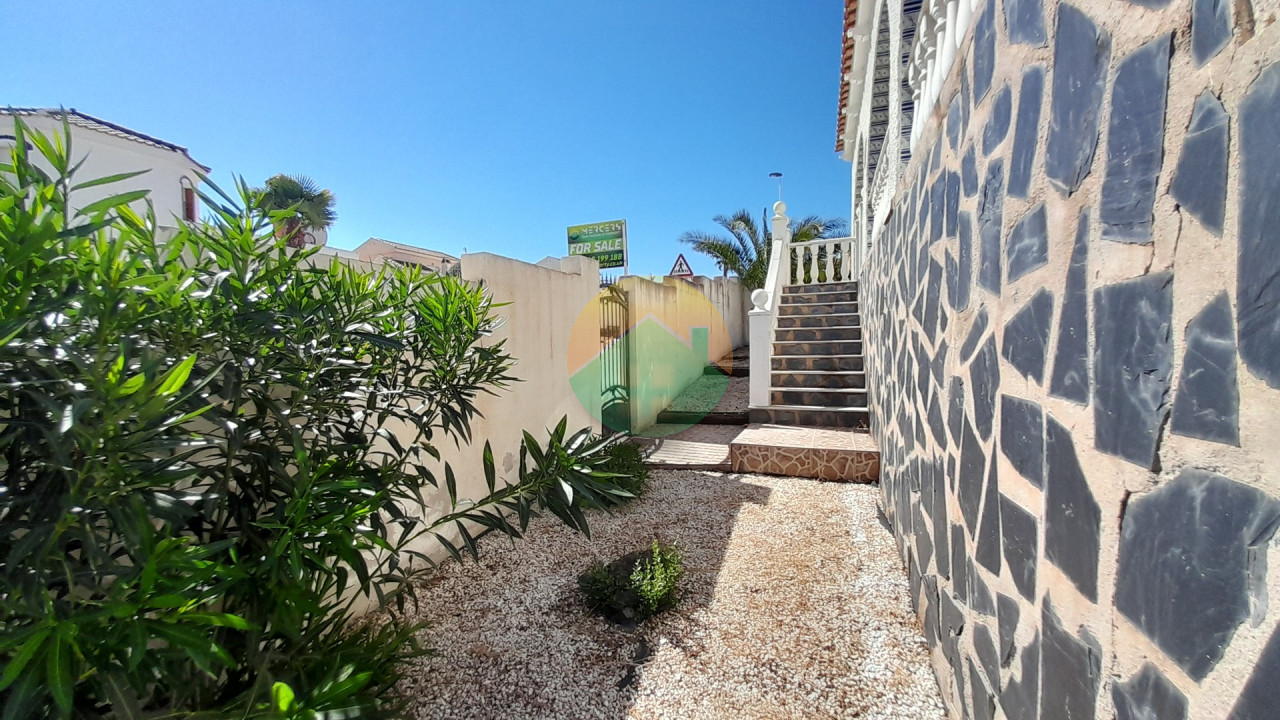 2 Bedroom Detached For Sale