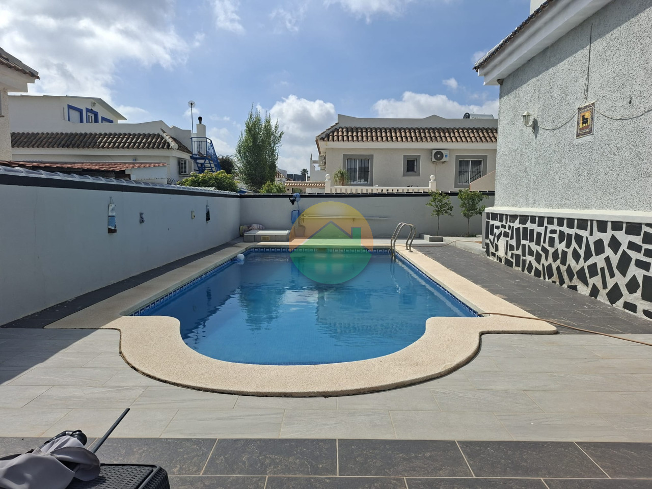 2 Bedroom Detached For Sale