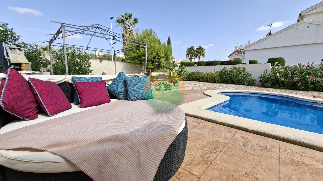 2 Bedroom Detached For sale