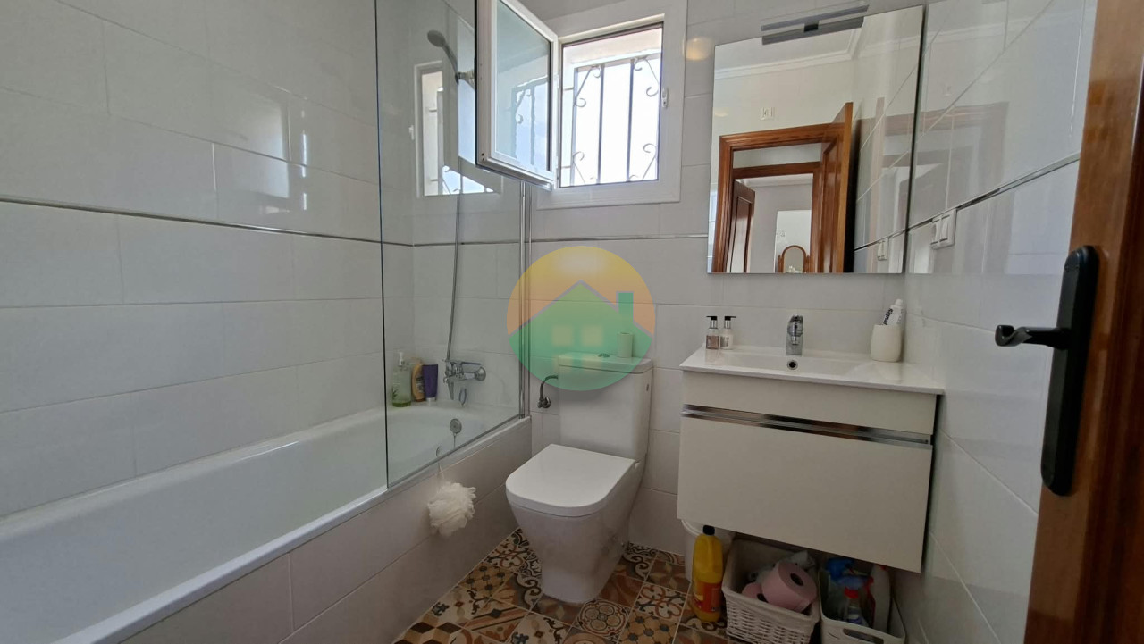 2 Bedroom Detached For sale