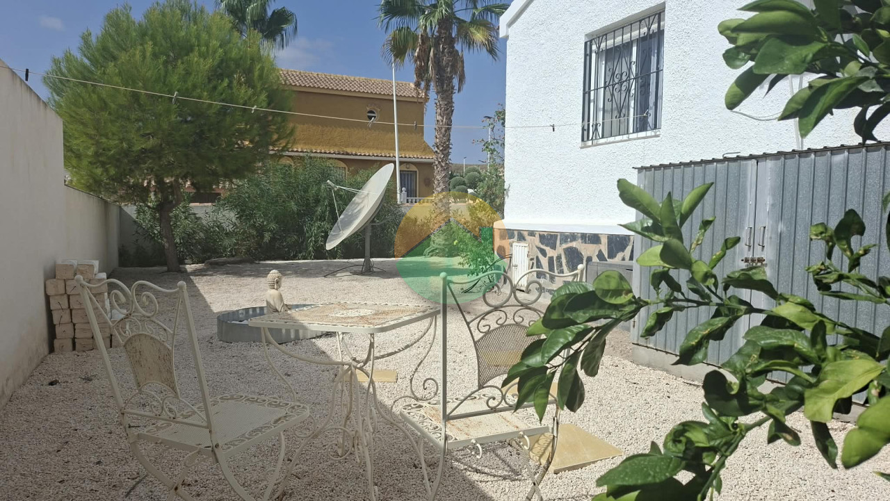 2 Bedroom Detached For sale