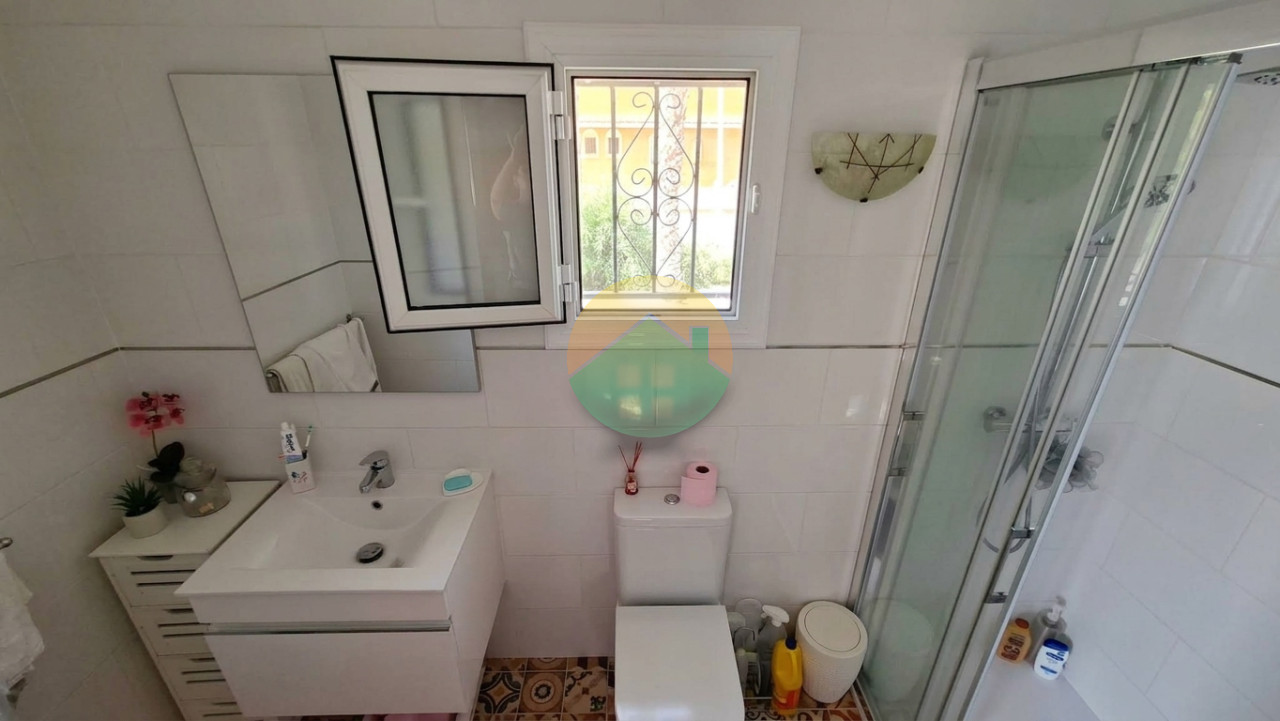 2 Bedroom Detached For sale
