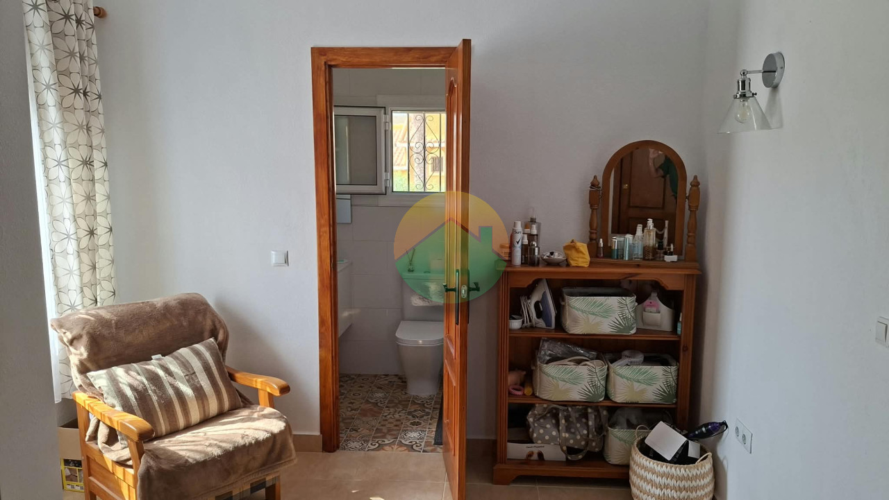 2 Bedroom Detached For sale