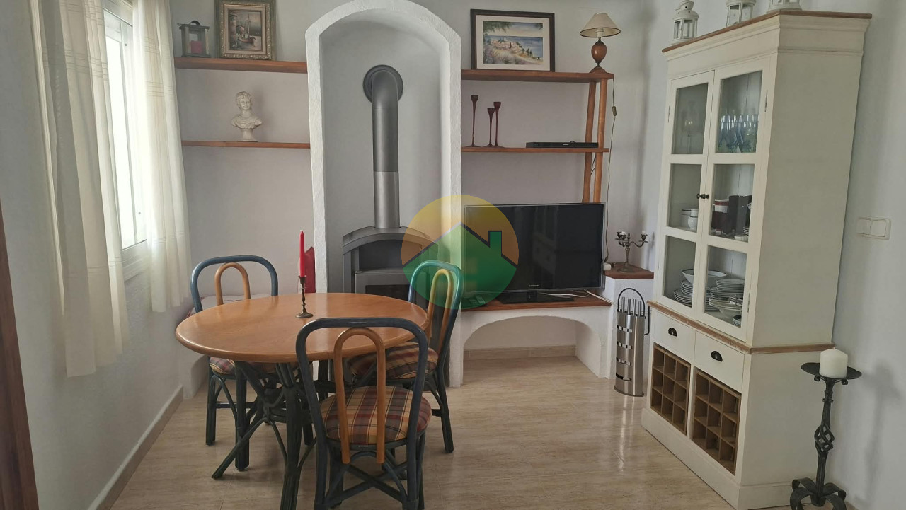 2 Bedroom Detached For sale