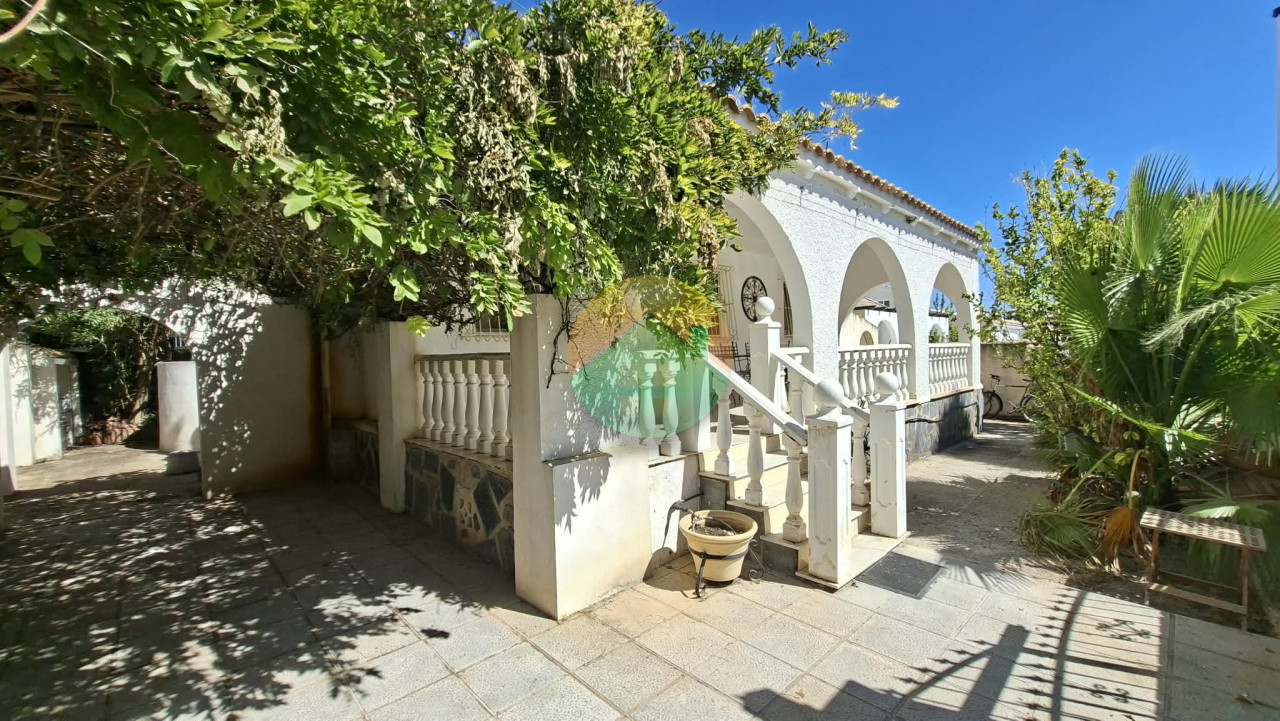 2 Bedroom Detached For sale