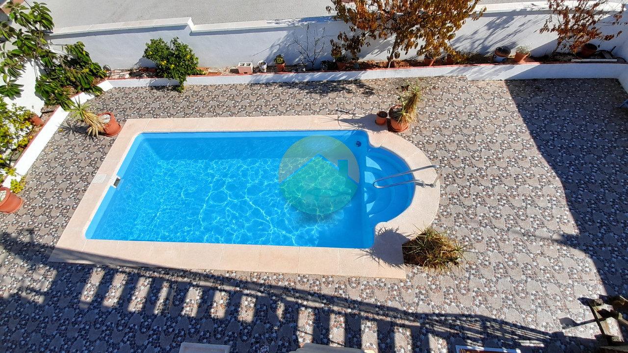 2 Bedroom Detached For sale
